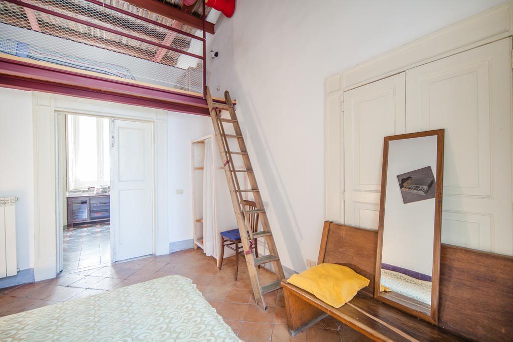B&B Stella 10 Neapel Rum bild