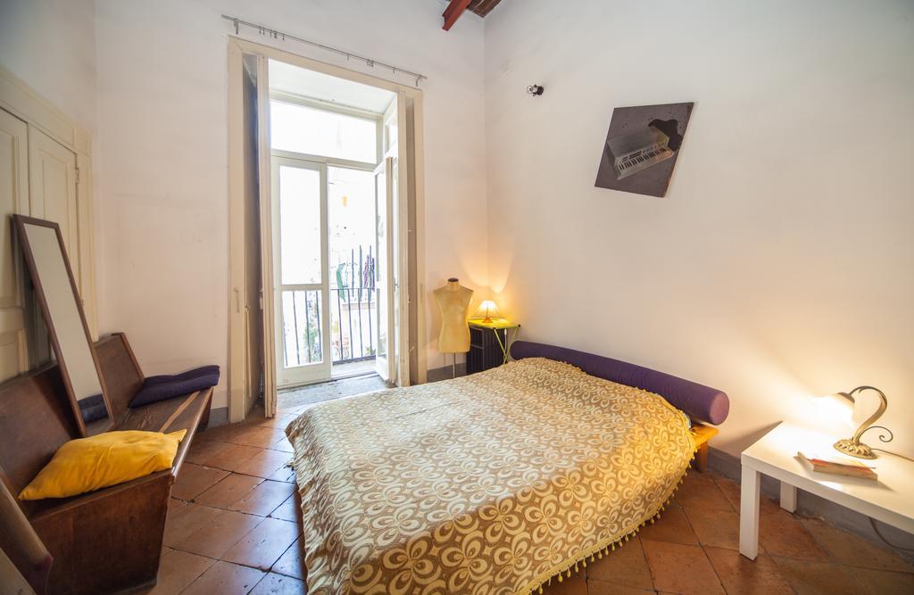 B&B Stella 10 Neapel Rum bild