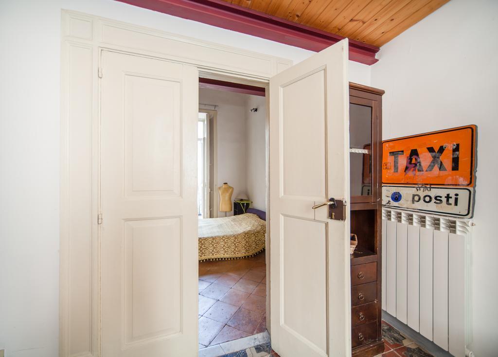 B&B Stella 10 Neapel Rum bild
